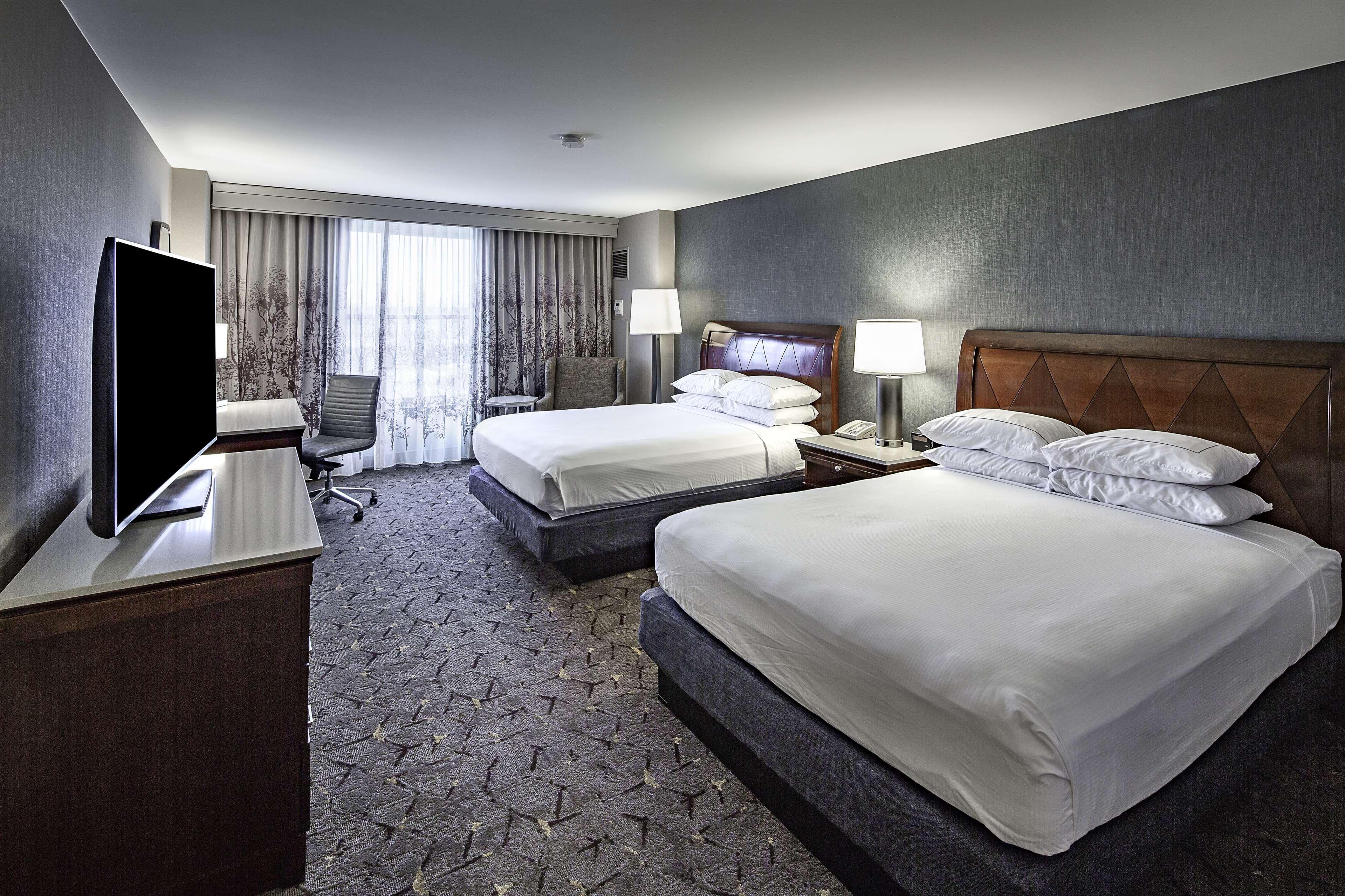 Doubletree By Hilton Modesto Hotel Exterior photo