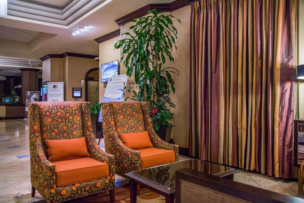 Doubletree By Hilton Modesto Hotel Exterior photo