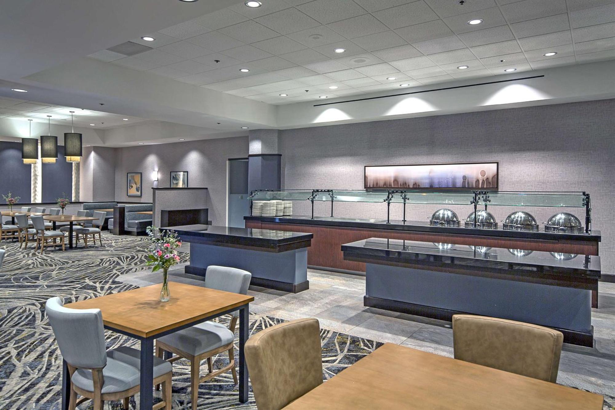 Doubletree By Hilton Modesto Hotel Exterior photo