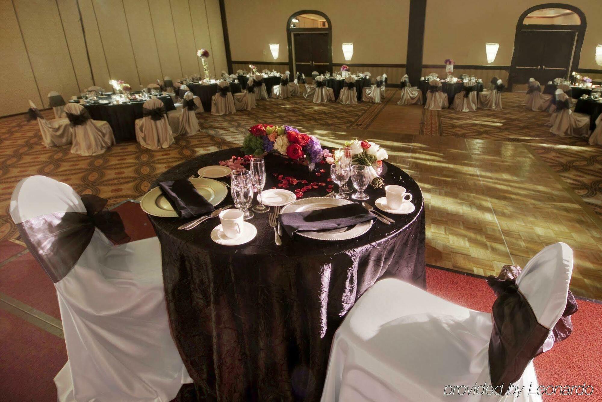 Doubletree By Hilton Modesto Hotel Restaurant photo