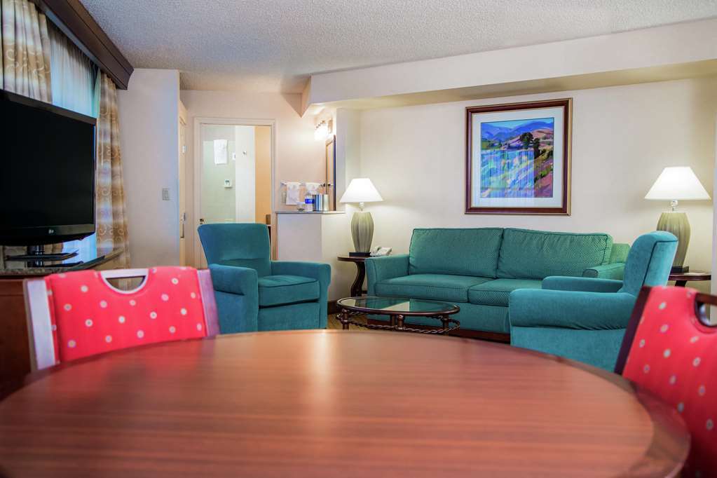 Doubletree By Hilton Modesto Hotel Room photo